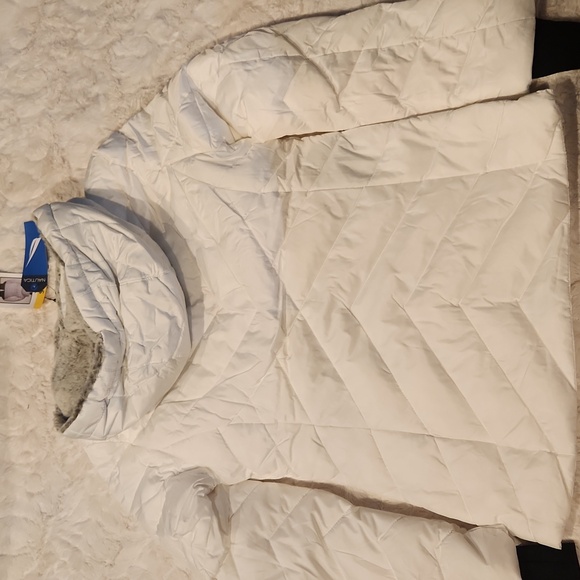 NWT Women's Nautica Puffer Jacket Size S - Picture 4 of 4